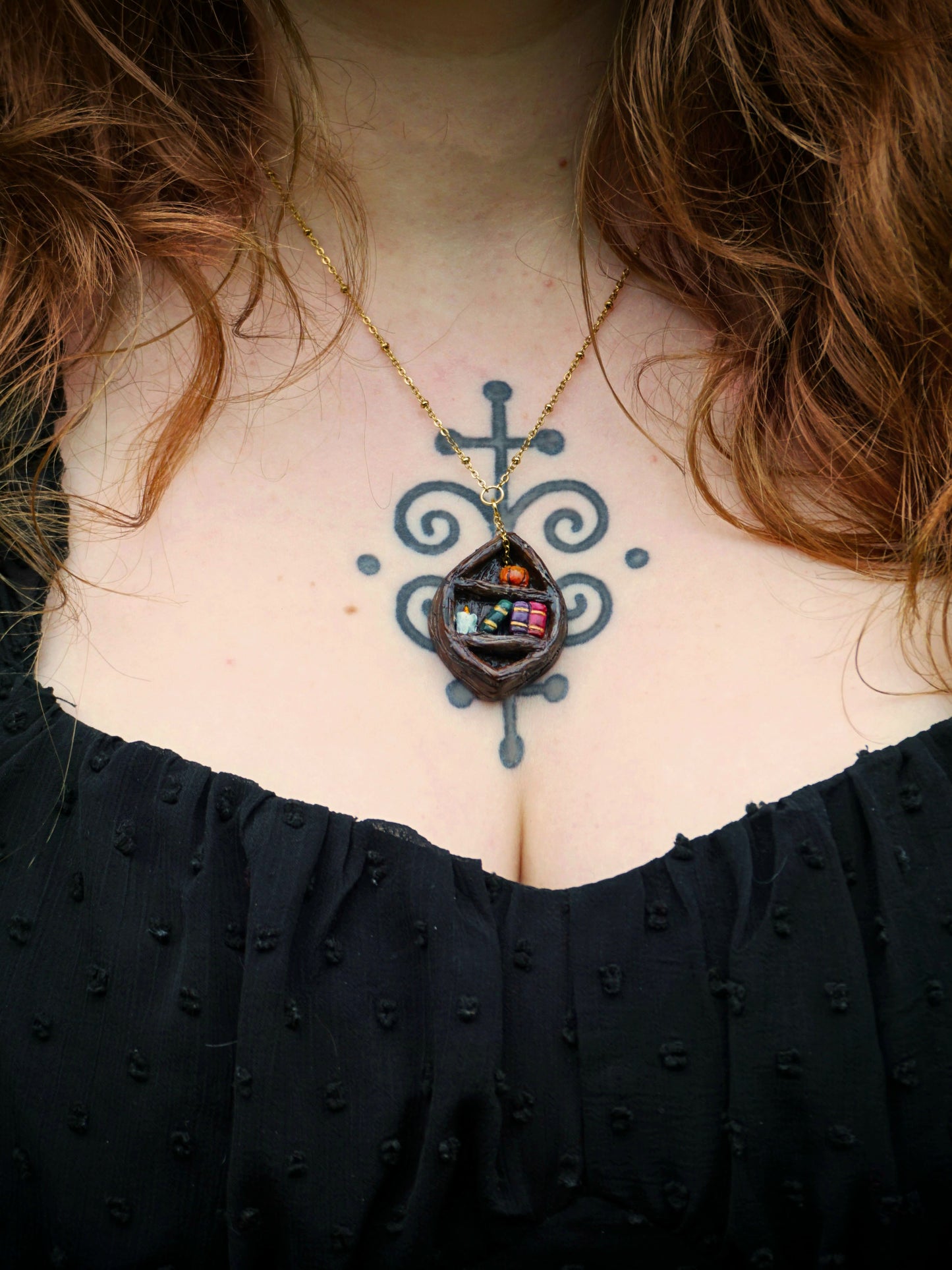 "Enchanted Library" Collection: Pendant and magnets